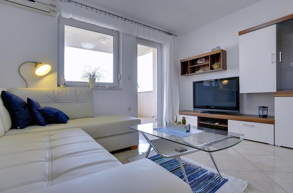 Apartment Frlan Лижнян Экстерьер фото